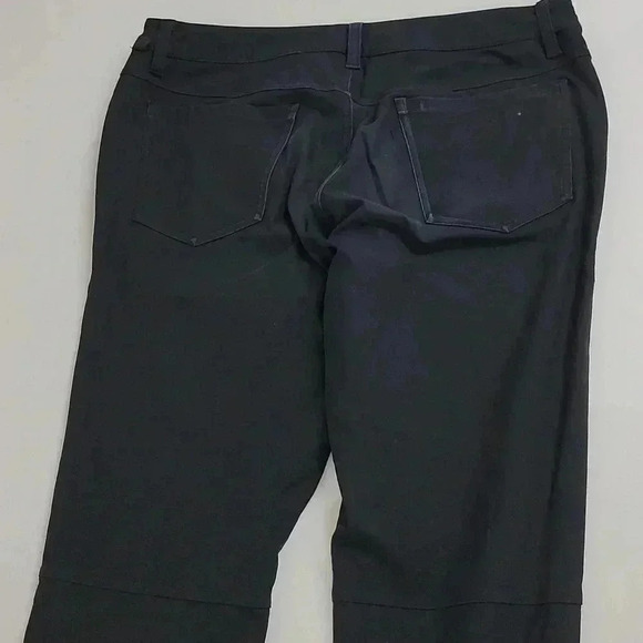 Lululemon ABC Pant Skinny Color Black - Picture 6 of 9